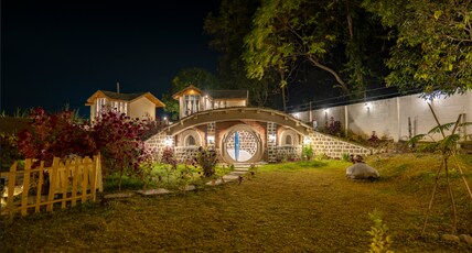 Whispering Roots Room Type - Hobbit House Superior