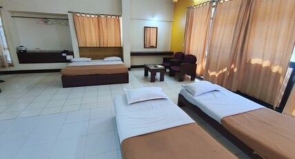 Hotel Manorath Room Type - AC Family Room (4 BED)