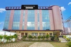 Townhouse Awleshpur Crossway Varanasi Formerly Ganga Vatika