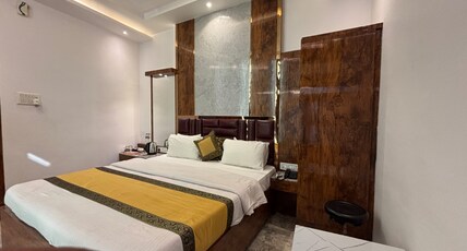 Hotal Raghuvanshi Room Type - Deluxe Room Hotal Raghuvanshi Room Type - Deluxe Room