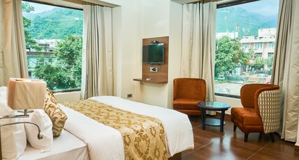 GANPATI HOTEL Room Type - Executive Shrine Facing room