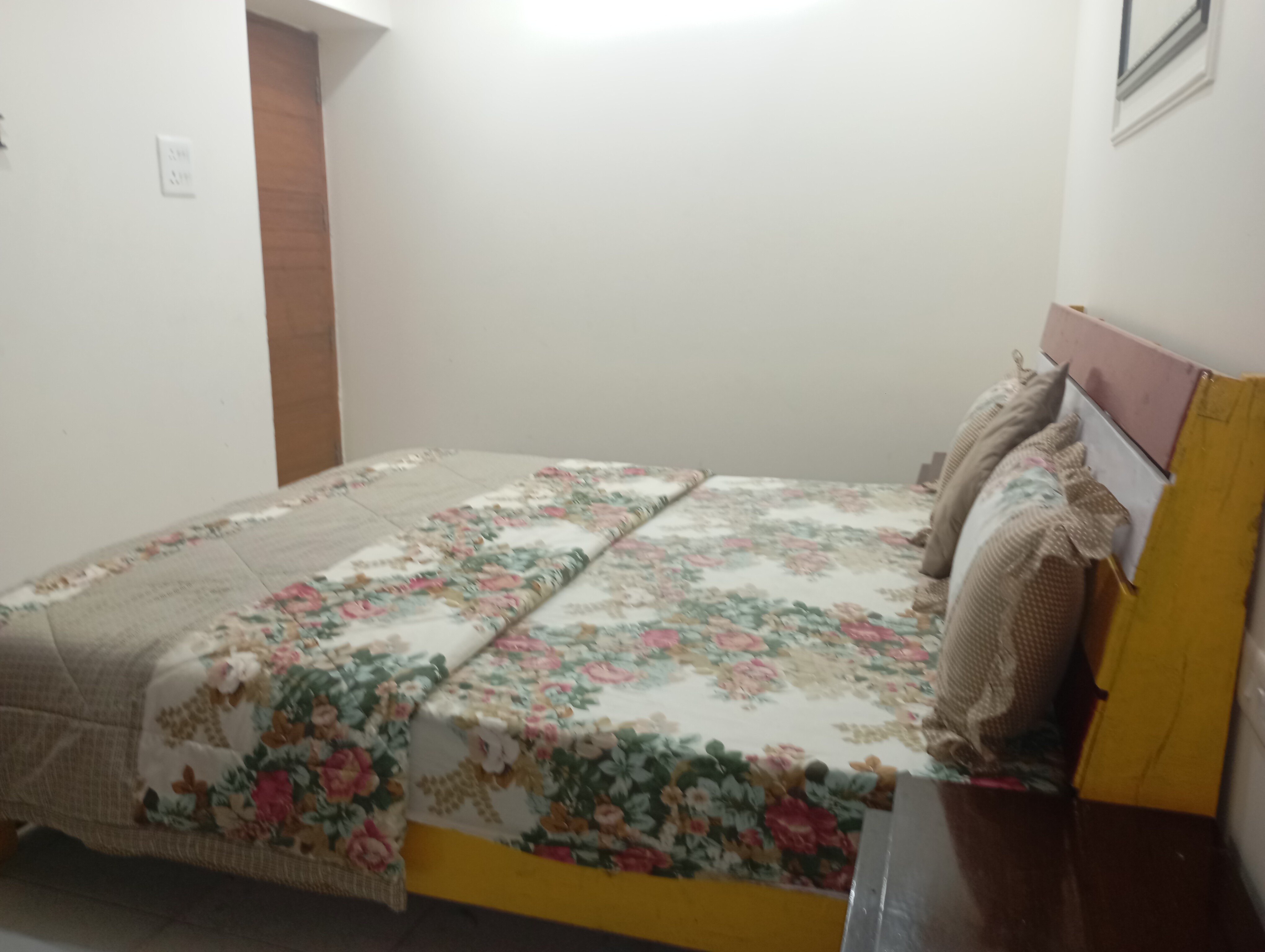 Royal hills Kasauli home stay - Tap to explore photos