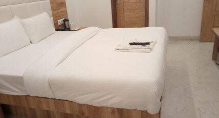 Hotel Awesome International Room Type - Deluxe Double Bed