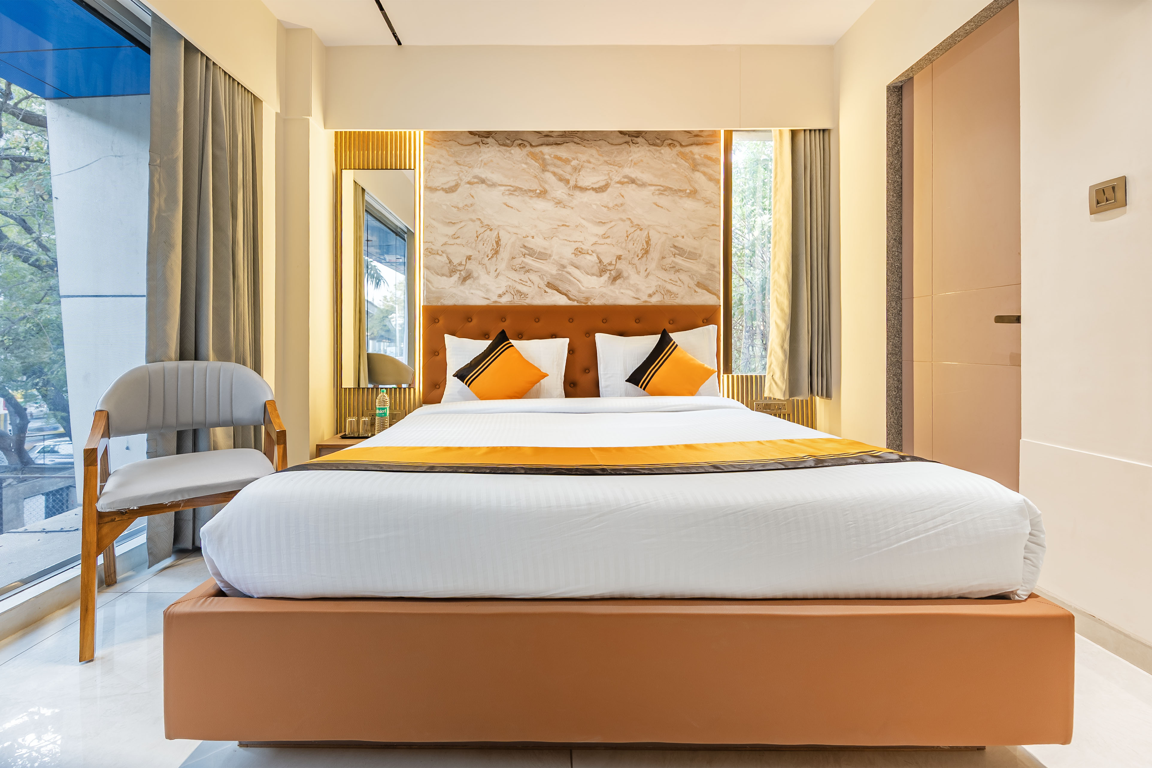 Itsy Hotels Prime Unity - Tap to explore photos