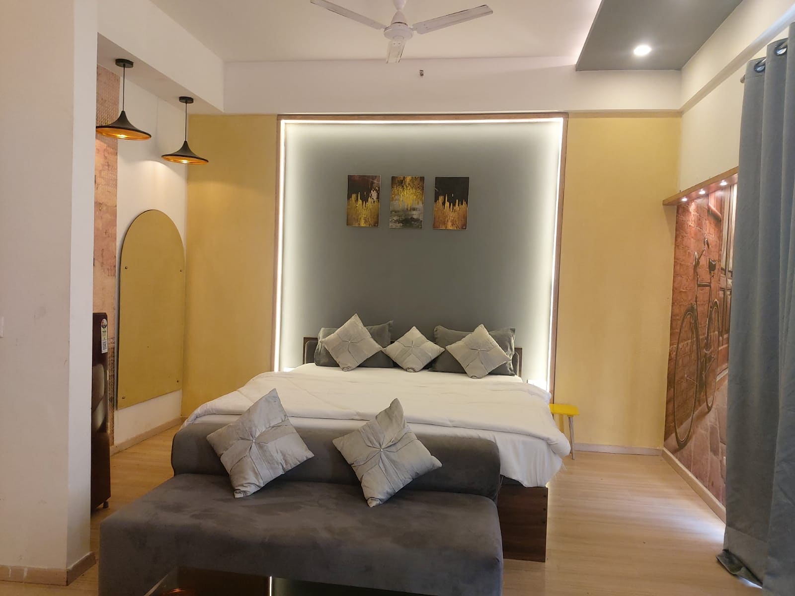 Royal Inn Voyage BNB - Tap to explore photos