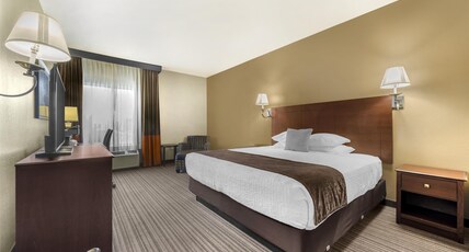 Best Western Plus Winslow Inn Room Type - 1 King Bed, Non-Smoking, Refrigerator, 32-Inch Lcd Television, High Speed Internet Access, Full Brea Best Western Plus Winslow Inn Room Type - 1 King Bed, Non-Smoking, Refrigerator, 32-Inch Lcd Television, High Speed Internet Access, Full Brea