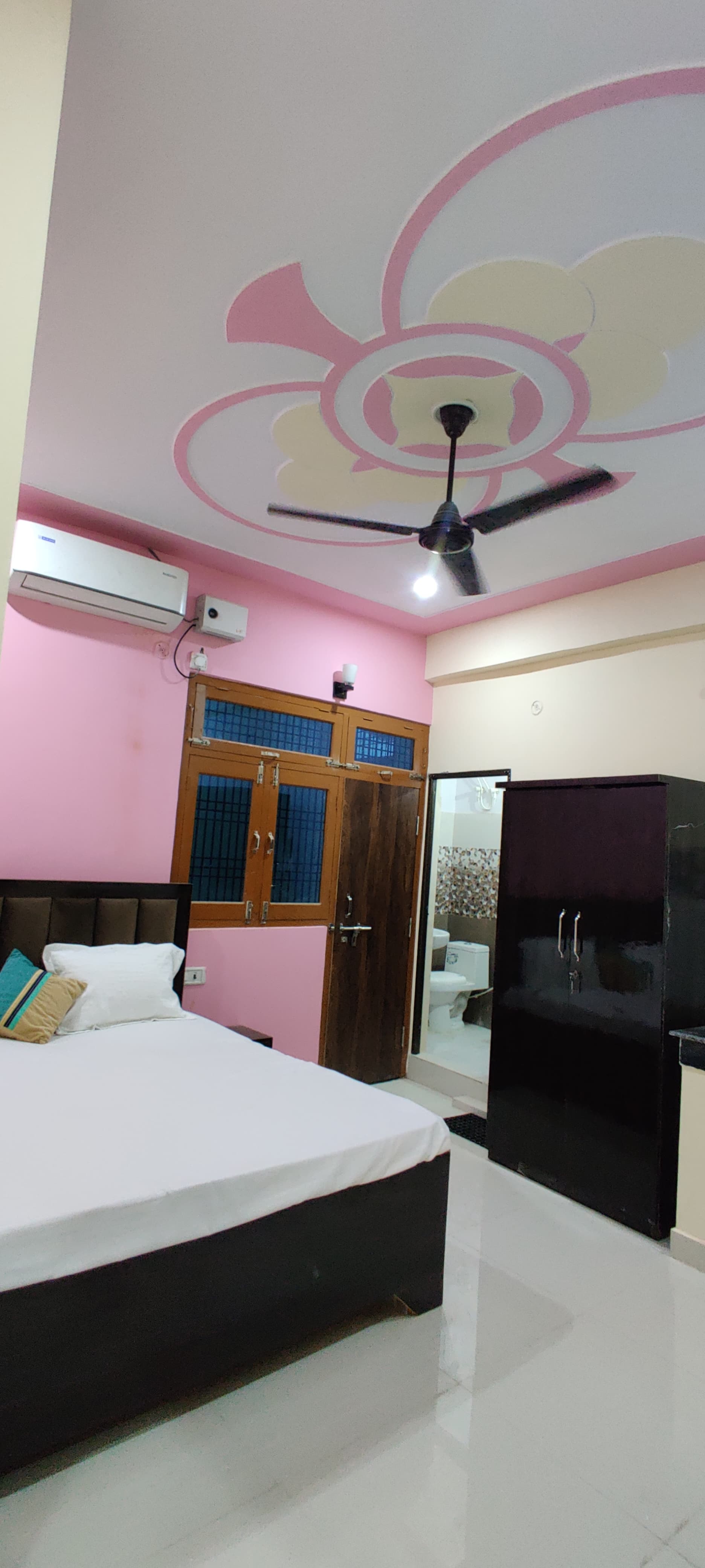 S Raj Home Stay - Tap to explore photos