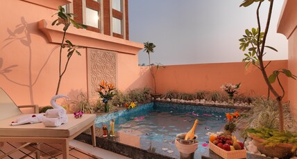 Hotel Royal Orchid Jaipur Room Type - Plunge Pool King Room with Bath tub