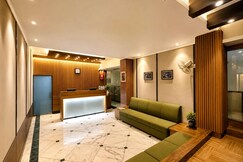 Address of Status Business Hotel The Mall