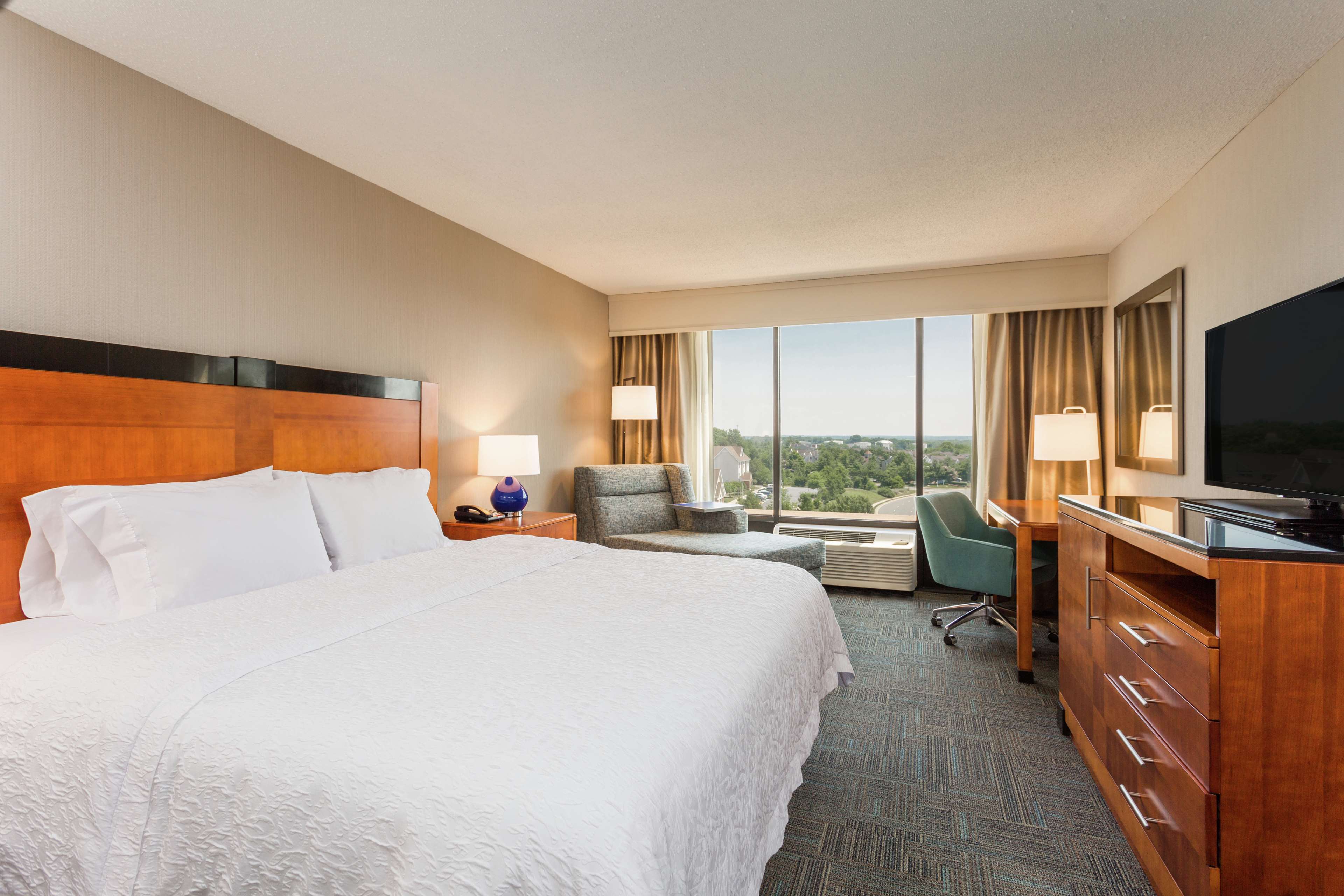 Hampton Inn by Hilton Manassas - Tap to explore photos