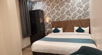 Hotel Raas Grand Room Type - Deluxe Room