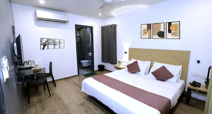 Hotel White Saffron Room Type - Deluxe Room with Extra Space and Free Wi-Fi (Corporate Preferred) Hotel White Saffron Room Type - Deluxe Room with Extra Space and Free Wi-Fi (Corporate Preferred)