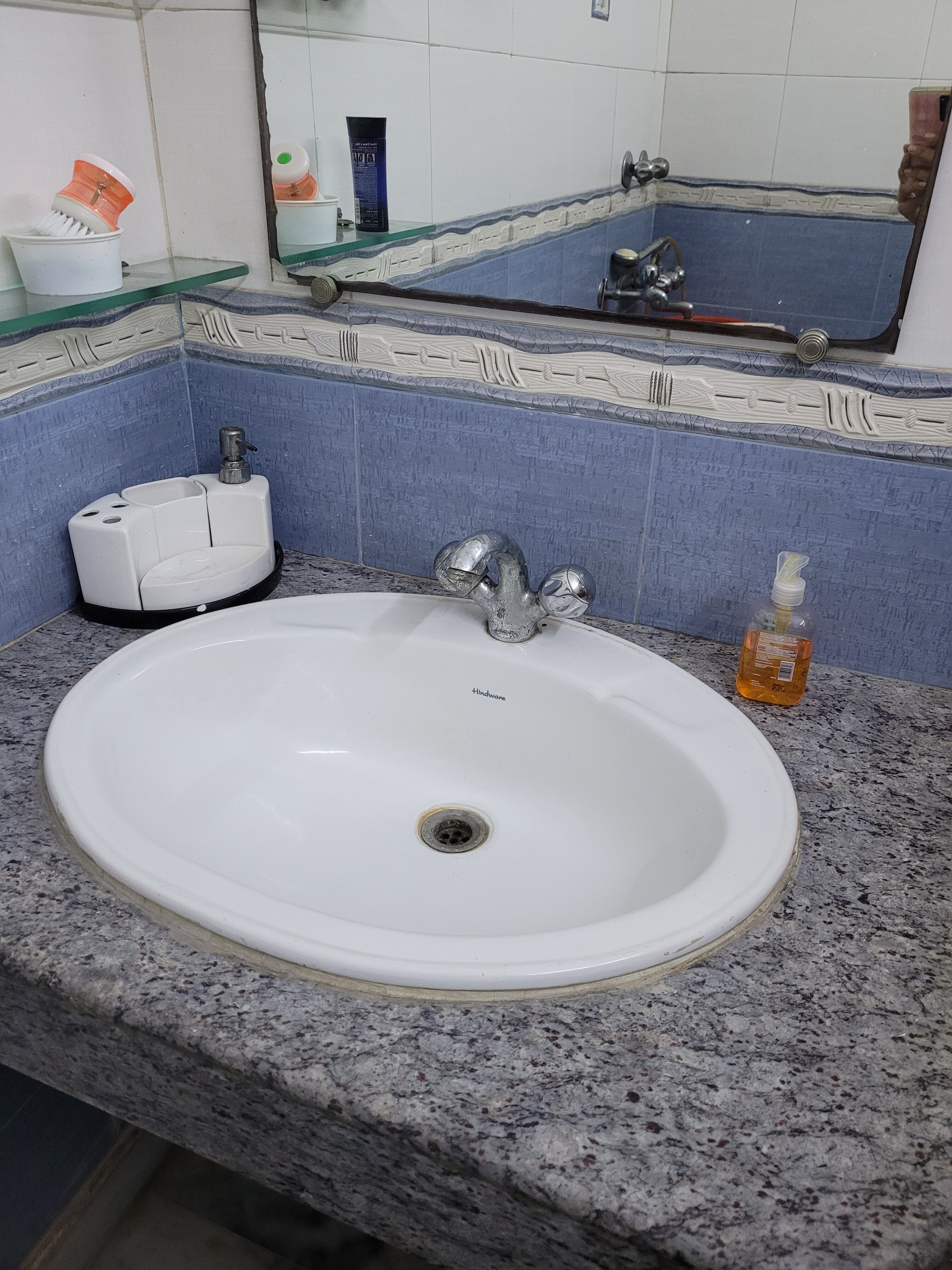 EcoNomical Stay - Tap to explore photos