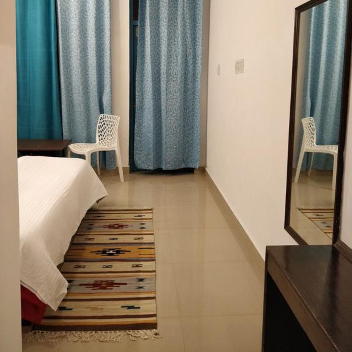Hostel Triangle Folks | Rooms & Dorms - Tap to explore photos