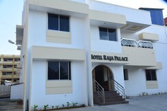 The Hotel Raja Palace