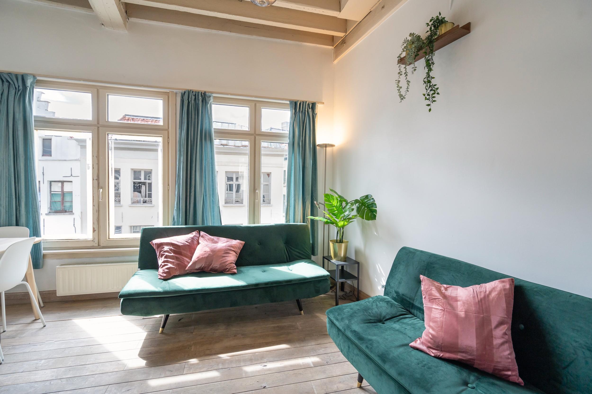 Charming 12 Person Apartment - Tap to explore photos