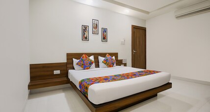 FabHotel Comfortable Stay Room Type - Deluxe Room