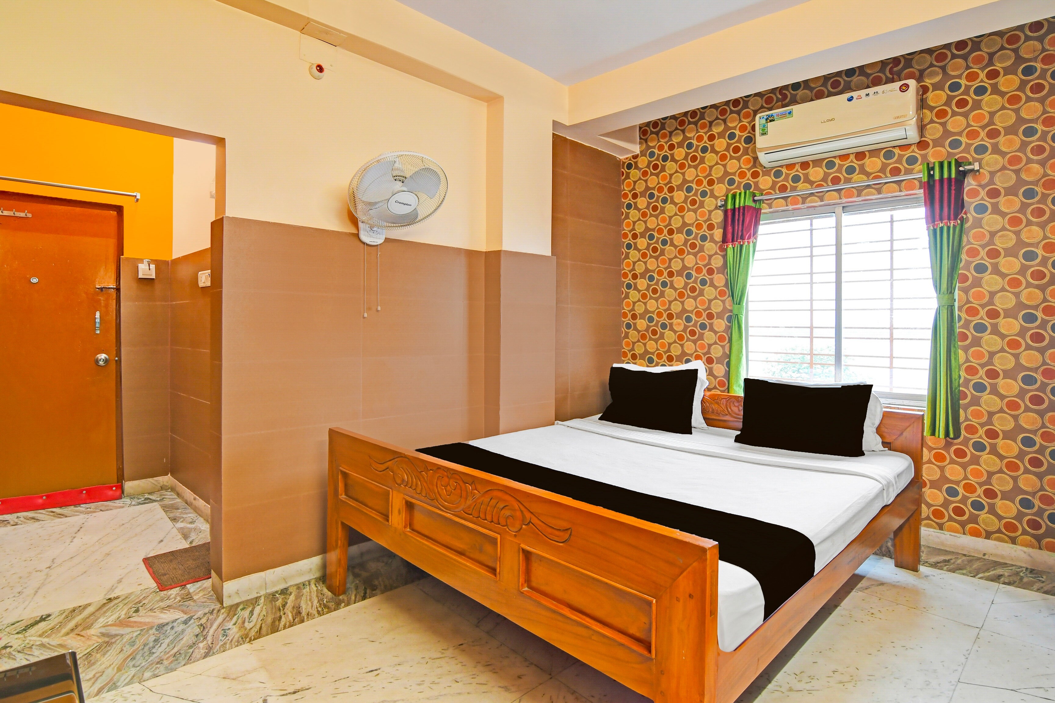 Super Hotel O Rishra Railway Station Formerly Green Guest House - Tap to explore photos