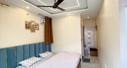 SanjayHomeStay Room Type - Bedroom 501