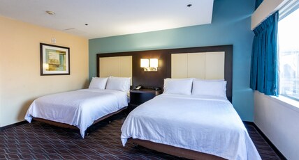 Holiday Inn Express Boise Downtown Room Type - 2 Queen Standard Mountain View