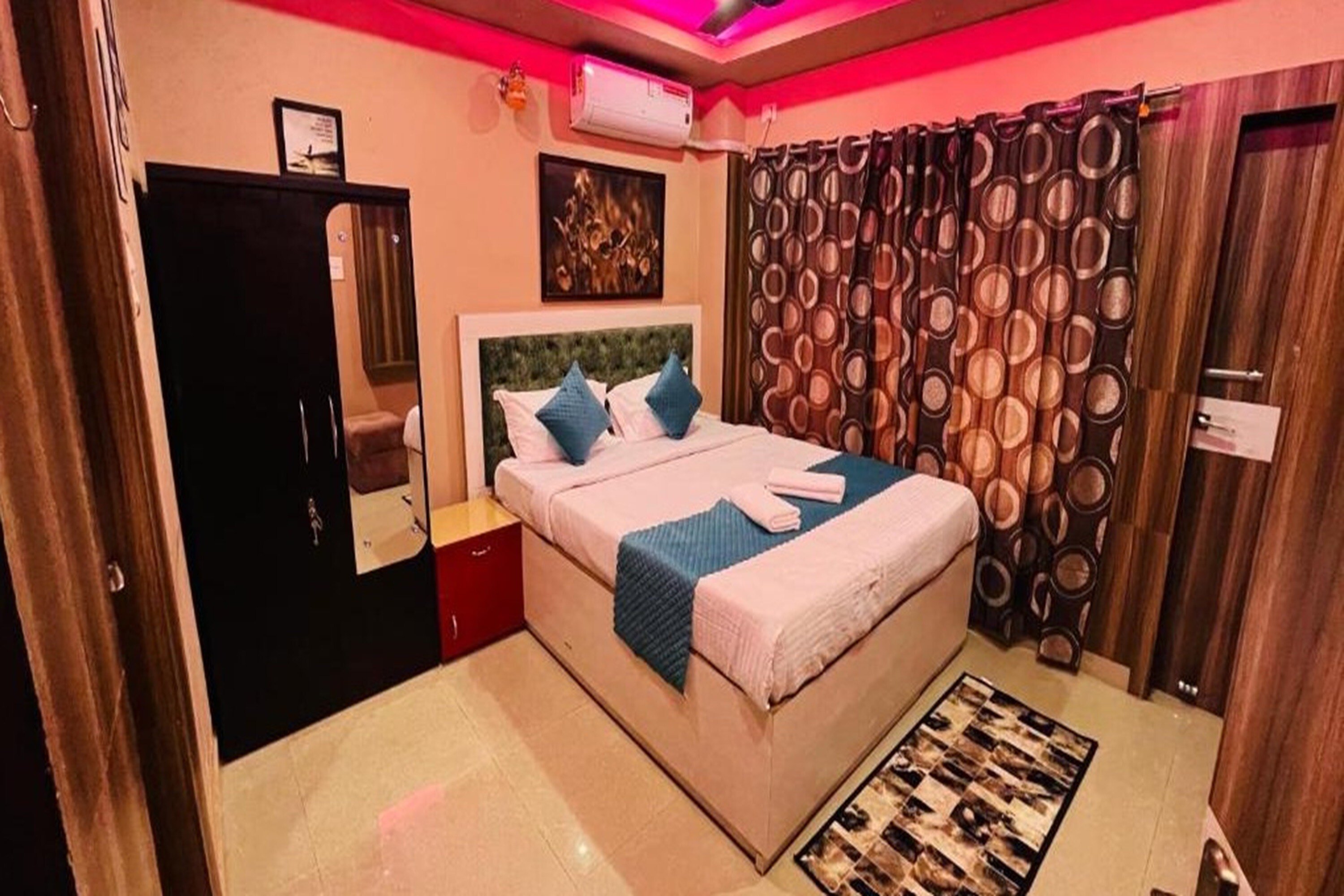 PHOENIX NEST HOMESTAY - Tap to explore photos