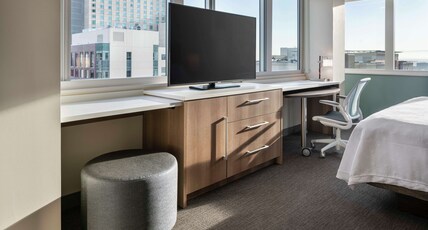 Home2 by Hilton Denver Downtown Convention Center Room Type - 1 KING STUDIO SUITE MTN VW
