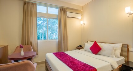 La Nicholas - Lake View (by Summit Hotels) Room Type - Deluxe Room