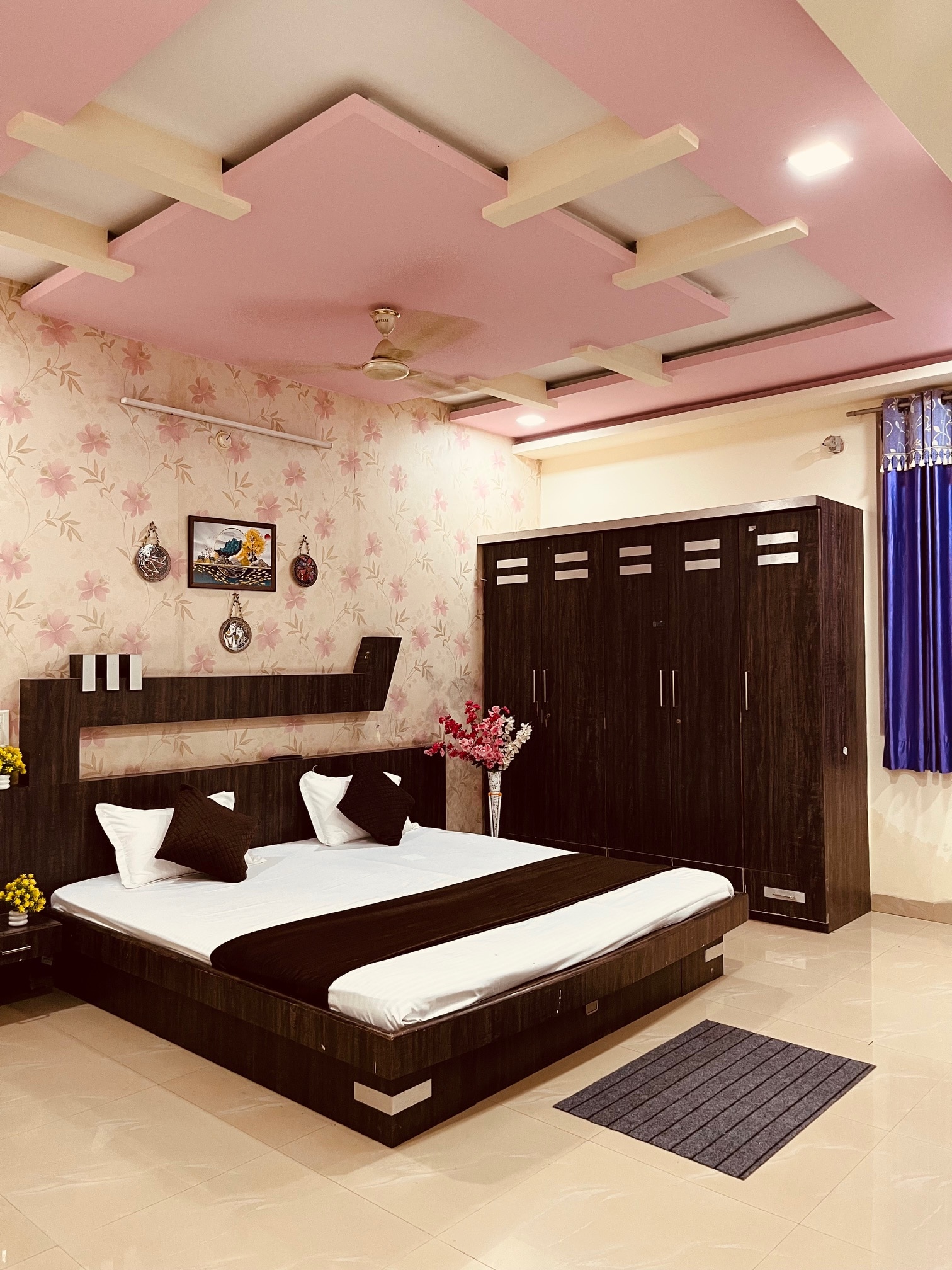 Gokul Hotel - Tap to explore photos