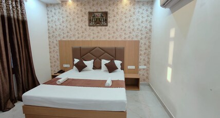 Pilgrim, Near Golden Temple Room Type - Super Deluxe AC Room w.Window & Parking