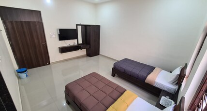 SRI RAM BHAWAN Room Type - Deluxe