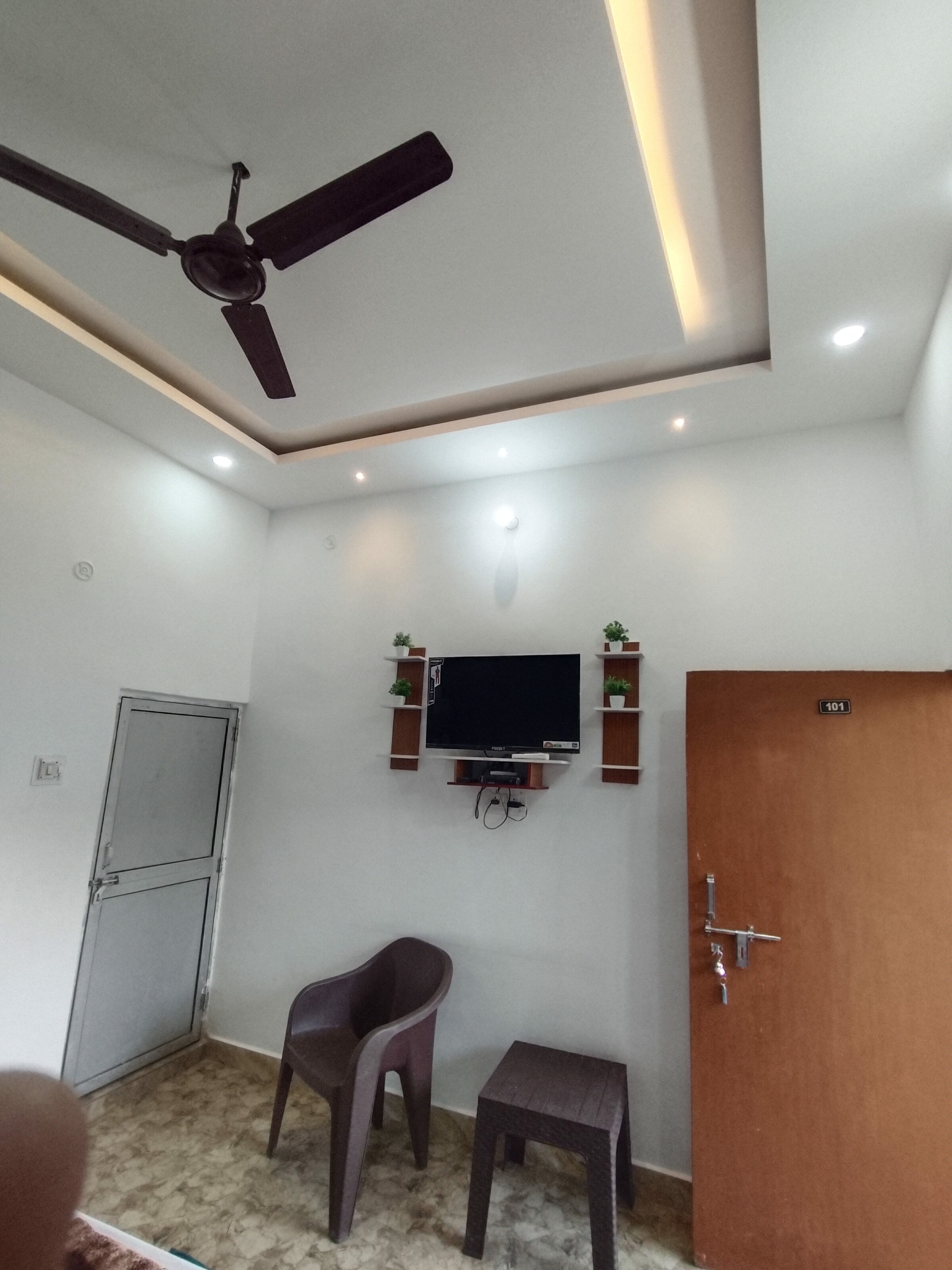 Sri Kanak Bihari Homestay - Tap to explore photos