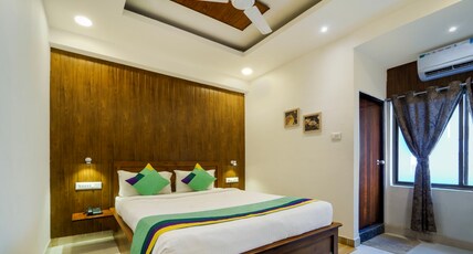 Treebo Park Palace Room Type - Standard Room