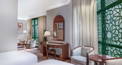 Madinah Hilton Room Type - JUNIOR SUITE TWIN BED CITY