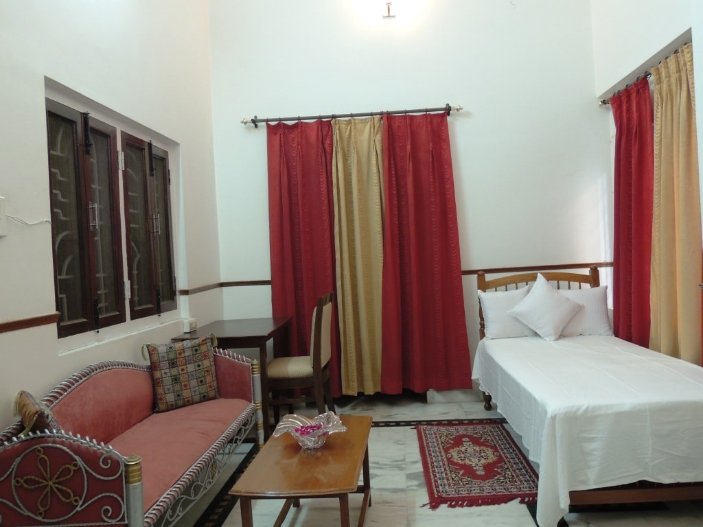Kunjpur Guest House - Tap to explore photos