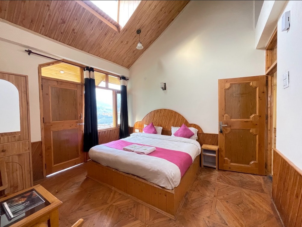 Hotel Hide In Hills - Tap to explore photos