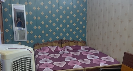 Shree guest house Room Type - Standard Non AC Room Shree guest house Room Type - Standard Non AC Room