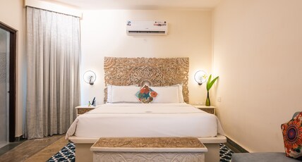 Sashas Holiday Village Room Type - Azule Suite with Bathtub