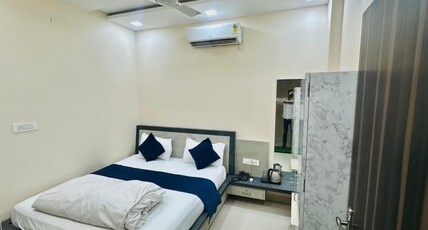 HOTEL PUJARI Room Type - LUXURY DOUBLE ROOM