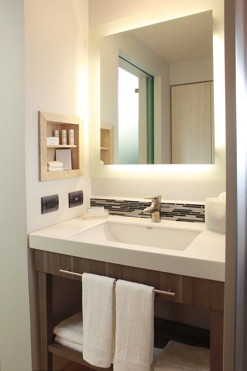 Hampton Inn & Suites by Hilton Aguascalientes - Tap to explore photos