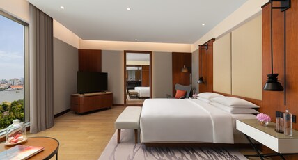 Grand Hyatt Kochi Bolgatty Room Type - Grand Executive Suite Grand Hyatt Kochi Bolgatty Room Type - Grand Executive Suite