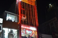 RAJ PALACE HOTEL & RESTAURANT