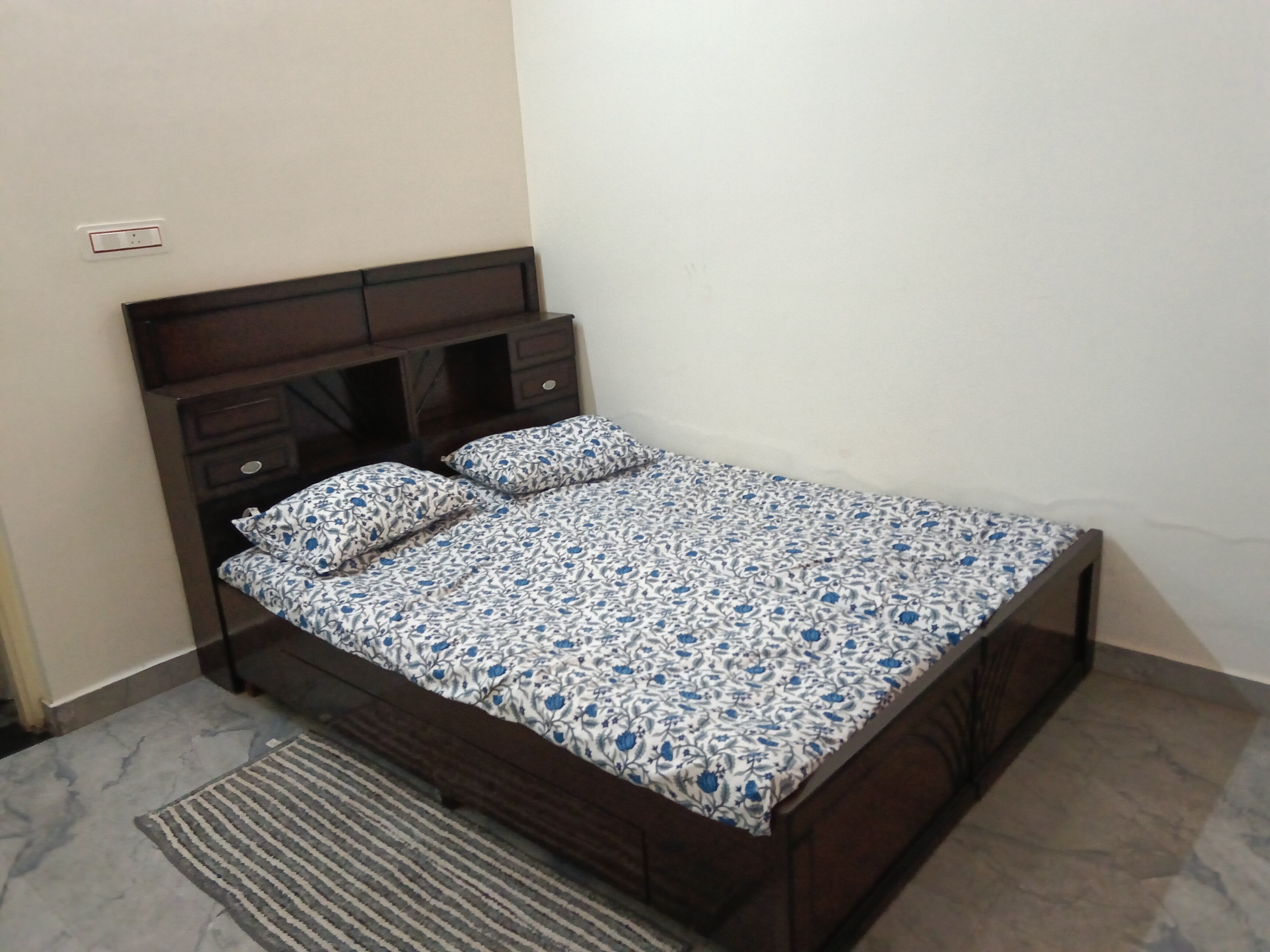 Vyana Homestay - Tap to explore photos