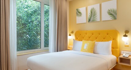 Bloom Hotel - DLF Road Gachibowli Room Type - Standard Queen Room