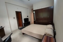 5 10 Mins from MG road UB city Commercial Street