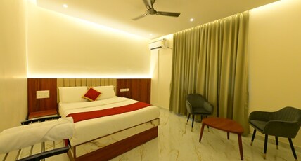 Shesha VAIBHAV Room Type - Double Room with Balcony and Mountain View Shesha VAIBHAV Room Type - Double Room with Balcony and Mountain View