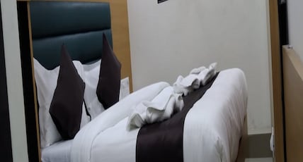 Hotel Sai Grand Residency Room Type - Deluxe Room Hotel Sai Grand Residency Room Type - Deluxe Room