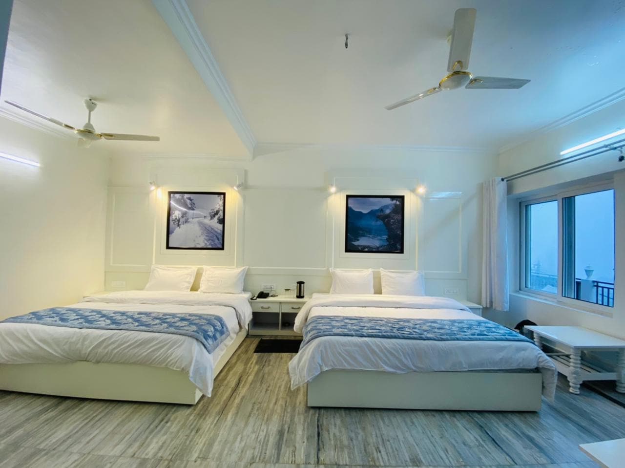 Hotel Diamond - Tap to explore photos