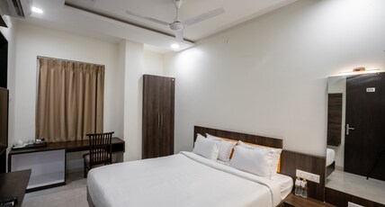Springdale Suites Room Type - Deluxe Room
