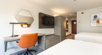 Holiday Inn Express Bellingham, an IHG Hotel Room Type - 2 Queen Standard Extra Floor Space