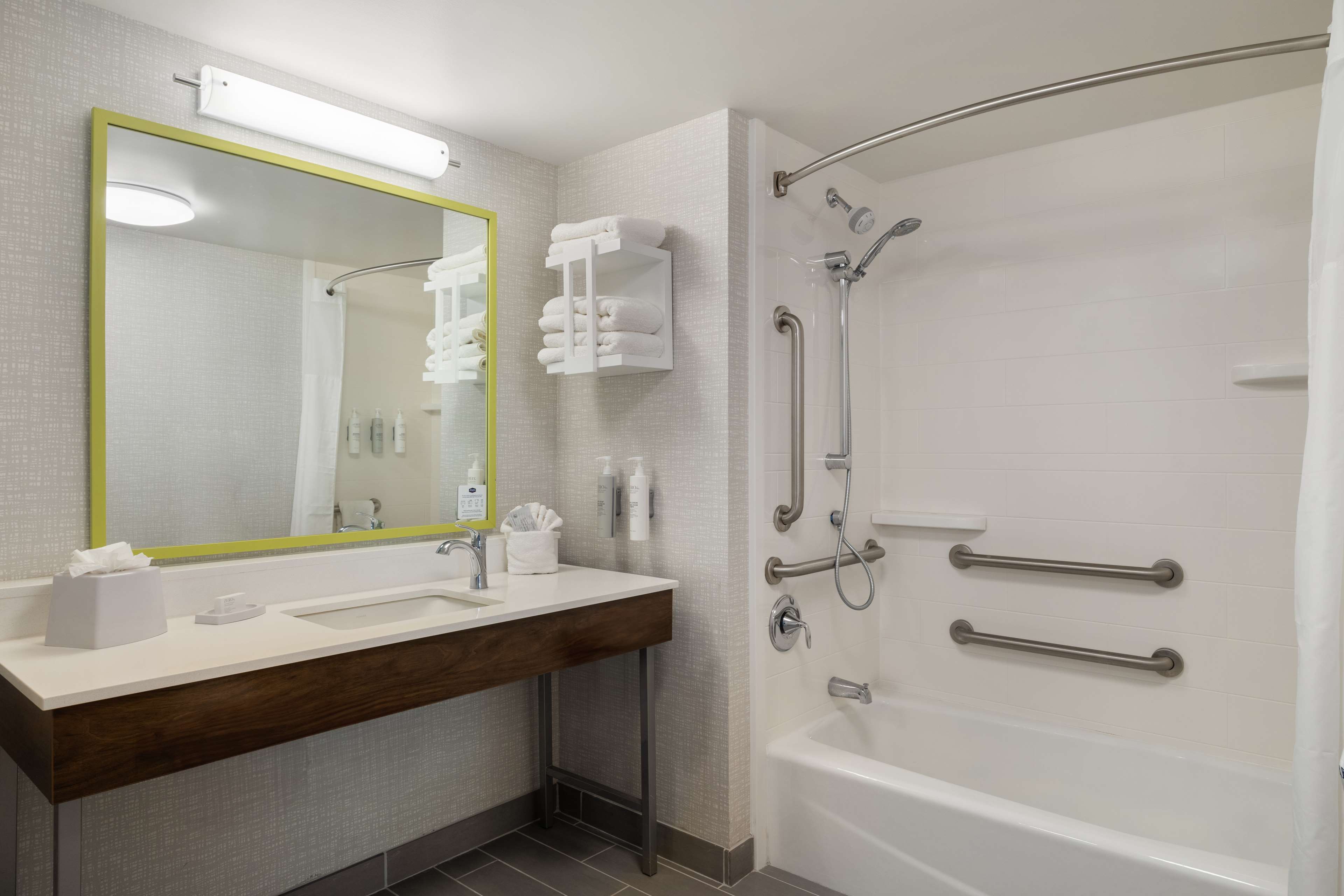 Hampton Inn by Hilton Carefree - Tap to explore photos